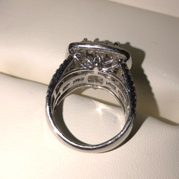 Sold - Picture 4 of 6